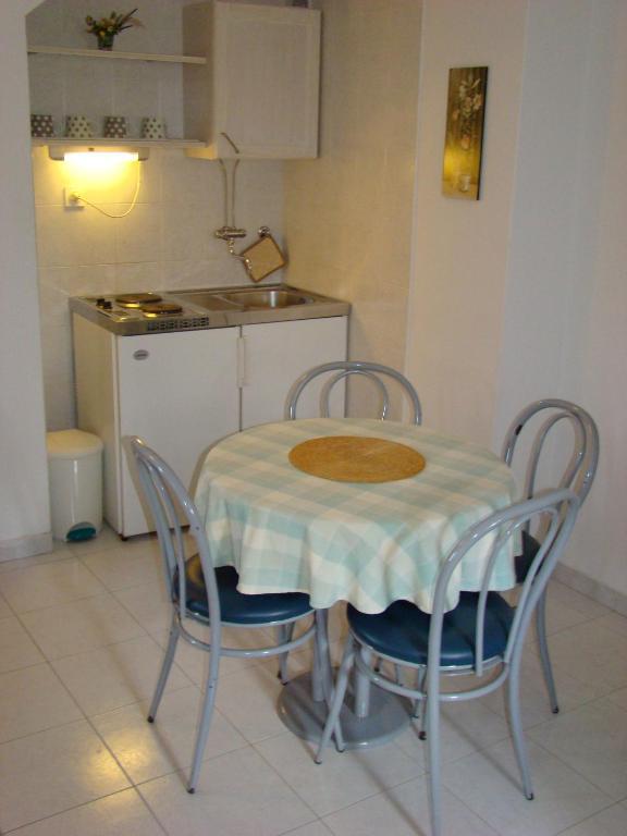 Studio Apartments Kuljis Vis Quarto foto